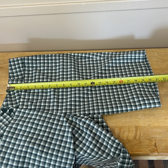 Nike Golf women’s plaid Bermuda length golf shorts size 12 - Picture 14 of 15